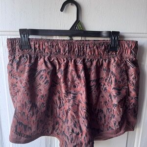 Athletic Works Women's Pink and Black Patterned Shorts